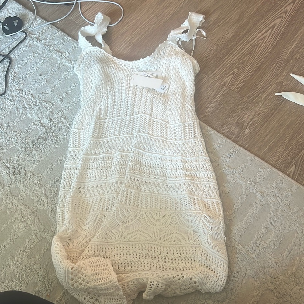 Adorable white crochet Abercrombie dress!